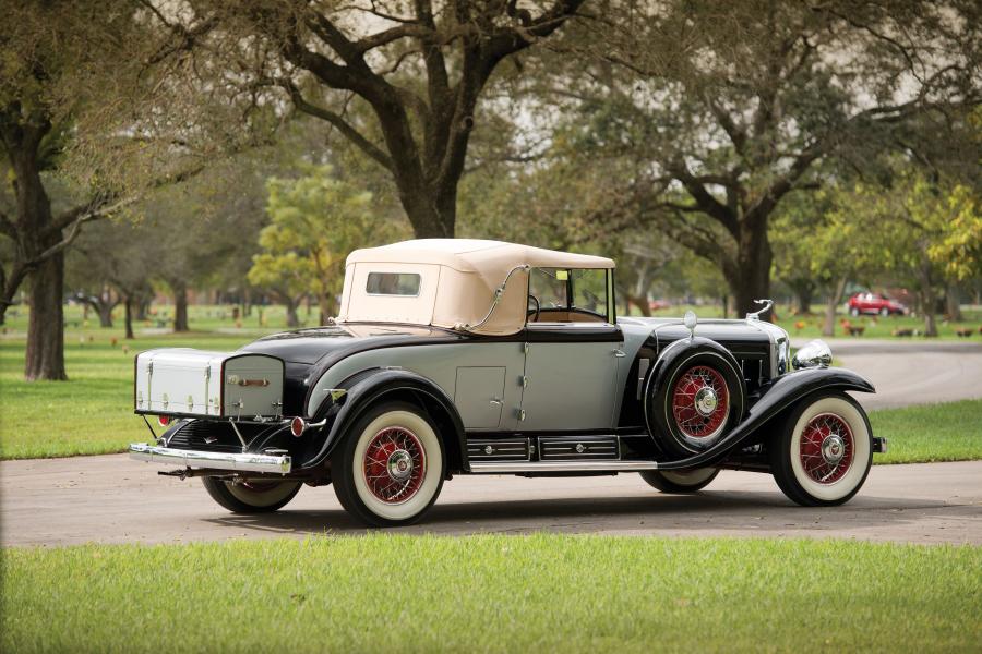  Cadillac Series 452 V16 Convertible Coupe by Fleetwood 1930 года  (фото 15 из 21)